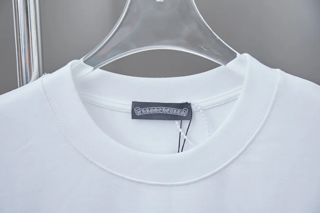 🅿️240 Ch*ome Hearte 25SS early spring new style Crow heart embroidered rhinestone short sleeves Light luxury essential item for daily commuting for men and women Correct version Welcome to compare Detailed features · 320g 100% pure cotton double yarn jersey fabric · Custom dyed in the same vat with special bold 32-count double-ply 1X1 thread · Imported Australian matte pearlescent diamonds ➕ Three-dimensional sequin embroidered Crow heart ➕ Thick version of letter logo · Double-needle stitching across seams · Original main mark, washed tag, branded moisture-proof paper packaging Color: black/white/rose red/blue Size: S/M/L/XL